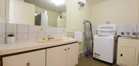 West Beach Lagoon 208 â€“ Great Value! - Kawana Tourism 8