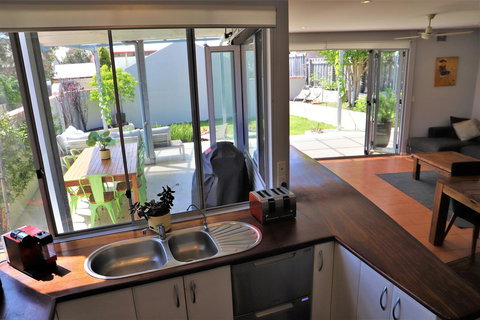 Fremantle Heritage Home For You To Enjoy! - Kawana Tourism 7