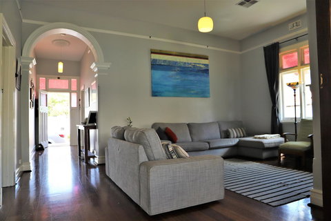 Fremantle Heritage Home For You To Enjoy! - Kawana Tourism 21