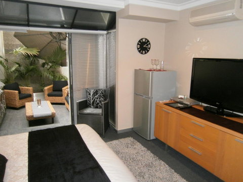 New York On King - Kawana Tourism 39