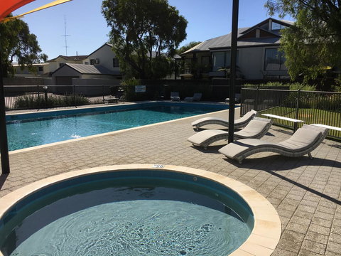 Geographe Bay Apartment - Kawana Tourism 5