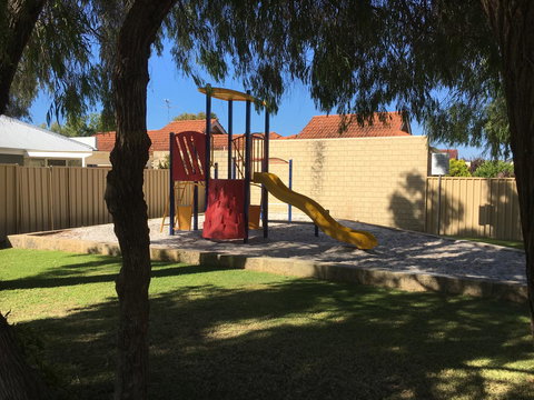 Geographe Bay Apartment - Kawana Tourism 8