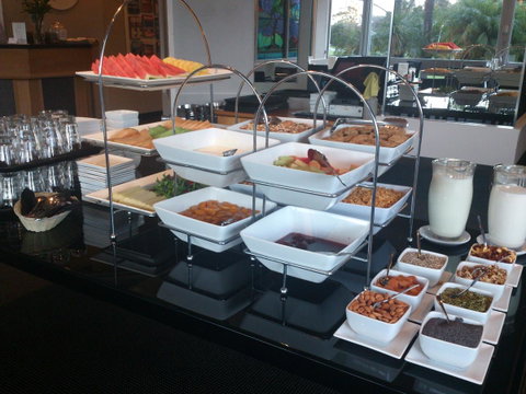 Sullivans Hotel - Kawana Tourism 27