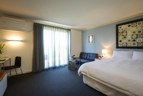 Sullivans Hotel - Kawana Tourism 18