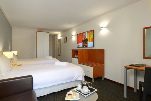 Sullivans Hotel - Kawana Tourism 15