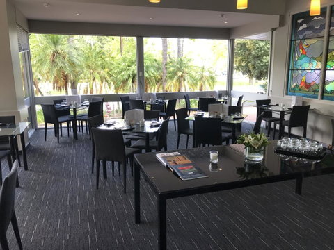 Sullivans Hotel - Kawana Tourism 5