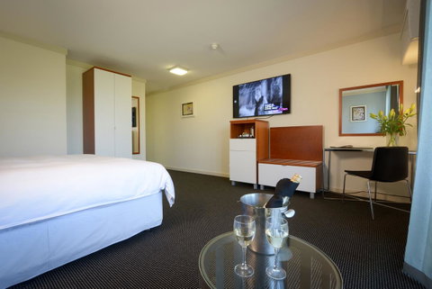 Sullivans Hotel - Kawana Tourism 17