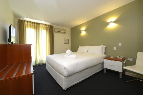 Sullivans Hotel - Kawana Tourism 30