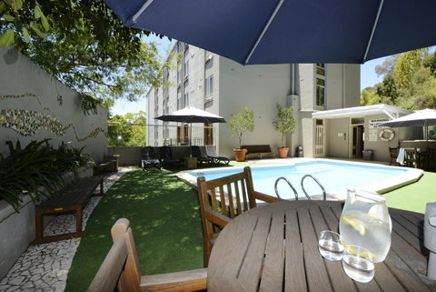 Sullivans Hotel - Kawana Tourism 28