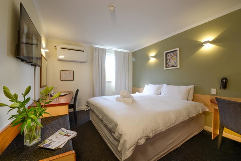 Sullivans Hotel - Kawana Tourism 13