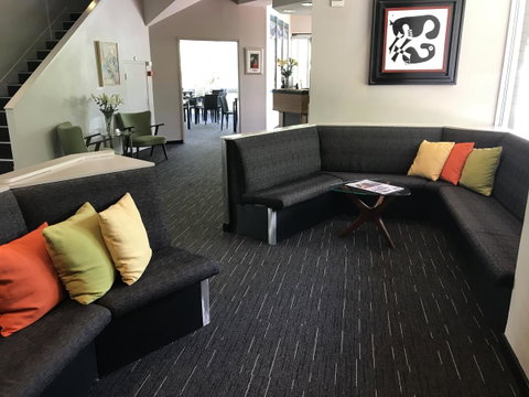 Sullivans Hotel - Kawana Tourism 21