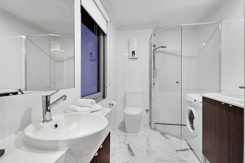Attika Hotel - Kawana Tourism 1