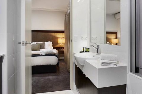 Attika Hotel - Kawana Tourism 4