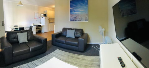 West Beach Lagoon 107 - Great Value - Kawana Tourism 5