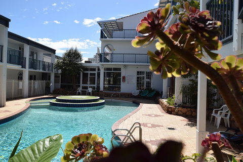 West Beach Lagoon 107 - Great Value - Kawana Tourism 13