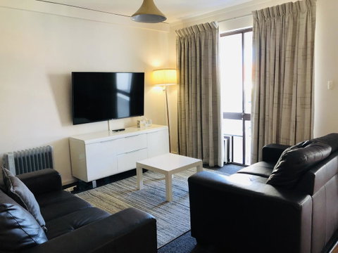 West Beach Lagoon 107 - Great Value - Kawana Tourism 6