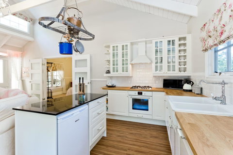 Quiet Escapes Cottages - Kawana Tourism 21