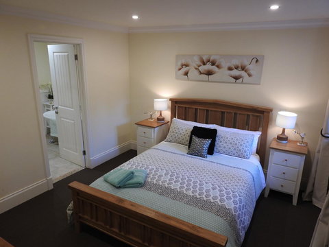 Quiet Escapes Cottages - Kawana Tourism 8