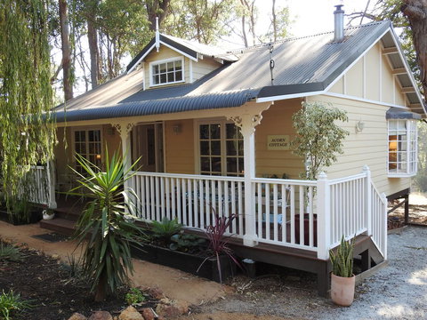 Quiet Escapes Cottages - Kawana Tourism 3