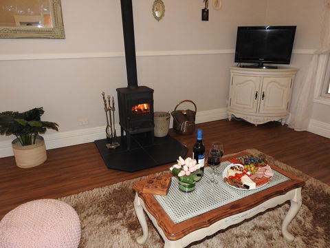 Quiet Escapes Cottages - Kawana Tourism 4