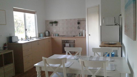 Abbivale Farm Cottage - Kawana Tourism 4