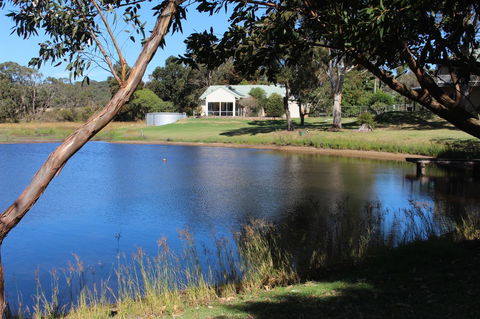 Abbivale Farm Cottage - Kawana Tourism 1