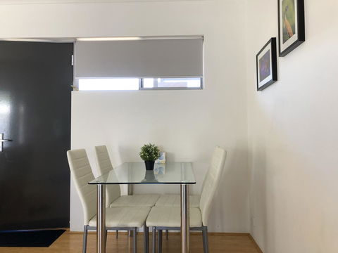 Gerring Court With Free 1 Car Bay Parking - Kawana Tourism 15