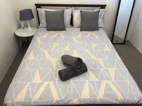 Gerring Court With Free 1 Car Bay Parking - Kawana Tourism 4