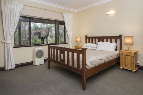 A Hidden Bush Delight - Kawana Tourism 28