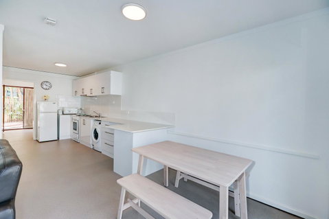 West Beach Lagoon 206 - Sleeps Three! Value!!! - Kawana Tourism 6