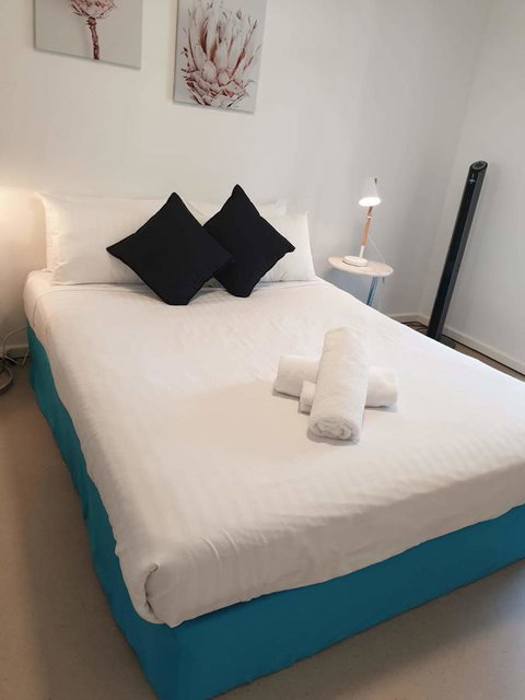 West Beach Lagoon 206 - Sleeps Three! Value!!! - Kawana Tourism 3