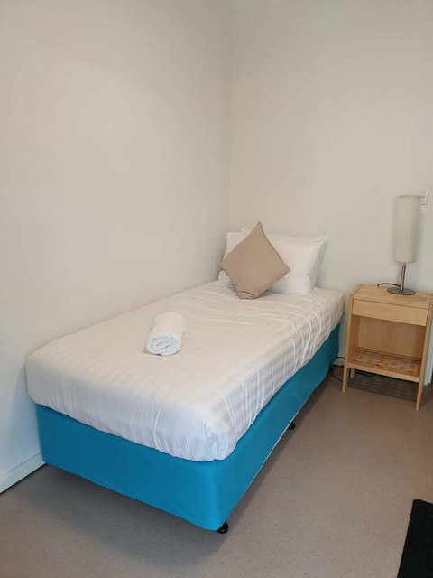 West Beach Lagoon 206 - Sleeps Three! Value!!! - Kawana Tourism 2