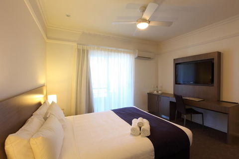 Cottesloe Beach Hotel - Kawana Tourism 16