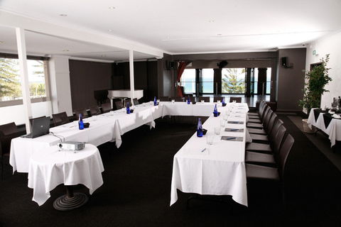 Cottesloe Beach Hotel - Kawana Tourism 19