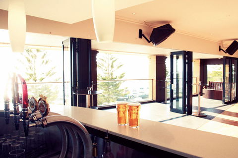 Cottesloe Beach Hotel - Kawana Tourism 22