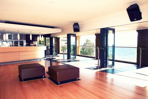 Cottesloe Beach Hotel - Kawana Tourism 12