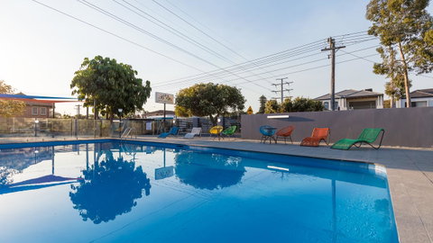 Batavia Apartments - Kawana Tourism 0