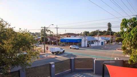 Batavia Apartments - Kawana Tourism 18