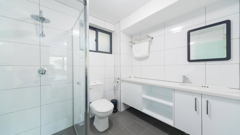 Batavia Apartments - Kawana Tourism 6