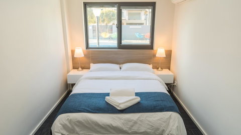 Batavia Apartments - Kawana Tourism 7
