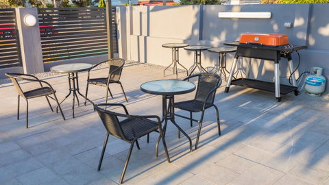 Batavia Apartments - Kawana Tourism 3