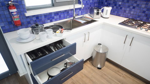 Batavia Apartments - Kawana Tourism 13
