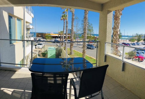 Sandcastles At The Beach Outstanding Location! - Kawana Tourism 3