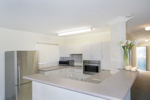 Sandcastles At The Beach Outstanding Location! - Kawana Tourism 15
