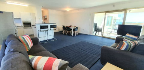Sandcastles At The Beach Outstanding Location! - Kawana Tourism 9