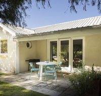 Whitesands Holiday Villas - Kawana Tourism