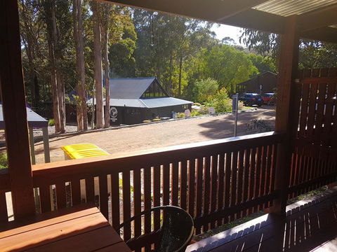 Adamsons Riverside Accommodation - Kawana Tourism 19