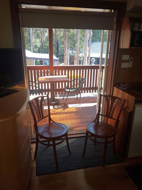 Adamsons Riverside Accommodation - Kawana Tourism 20