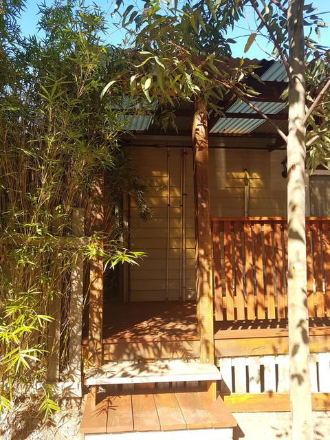 Adamsons Riverside Accommodation - Kawana Tourism 26