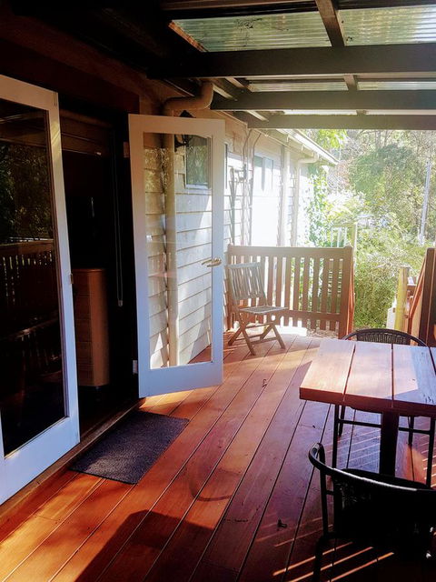 Adamsons Riverside Accommodation - Kawana Tourism 18